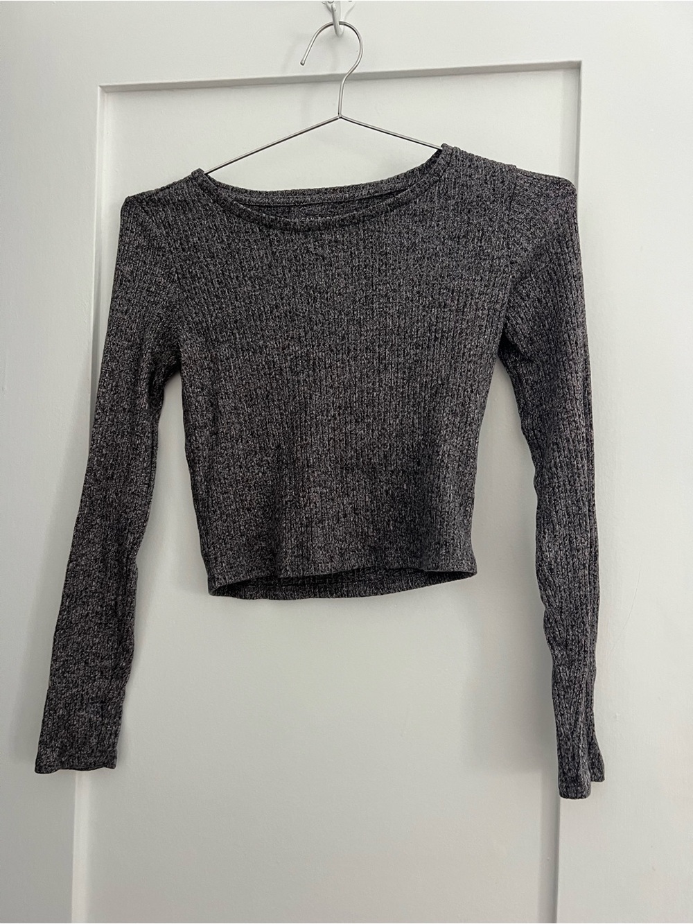 American Eagle Outfitters Ribbed Charcoal Long-Sleeve Crop Top